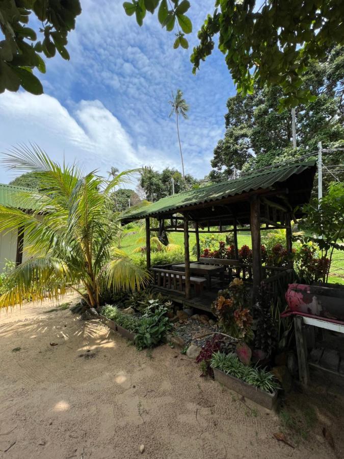 Beach House Kampung Genting Exteriör bild