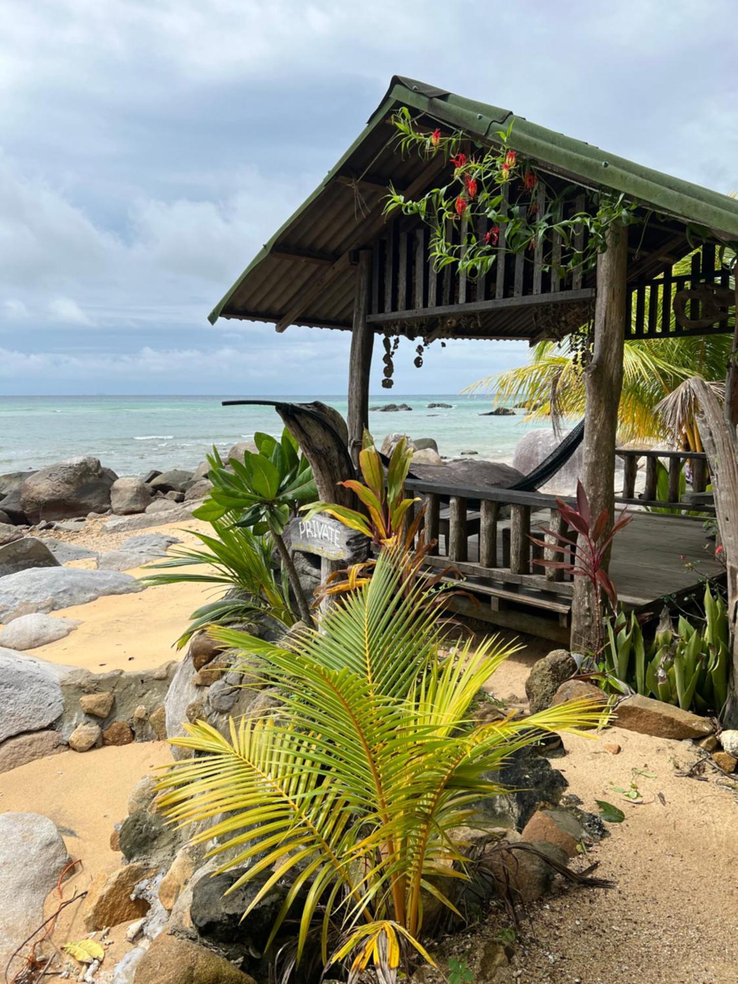 Beach House Kampung Genting Exteriör bild