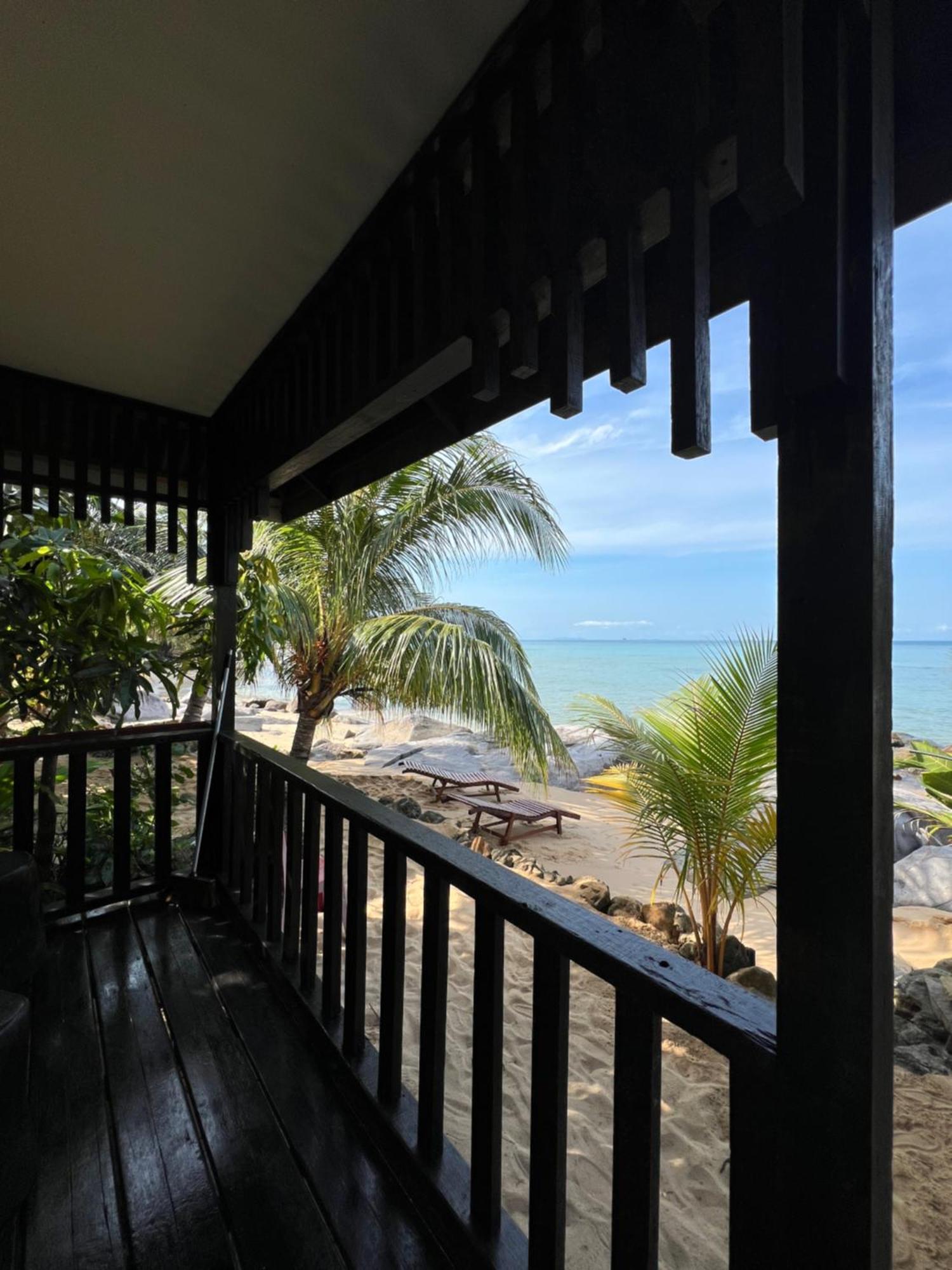 Beach House Kampung Genting Exteriör bild