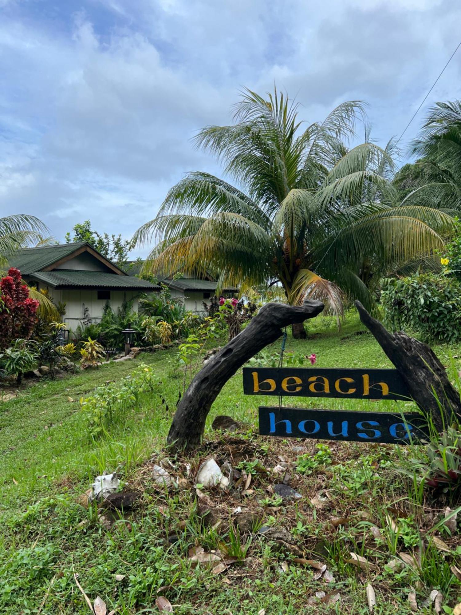 Beach House Kampung Genting Exteriör bild