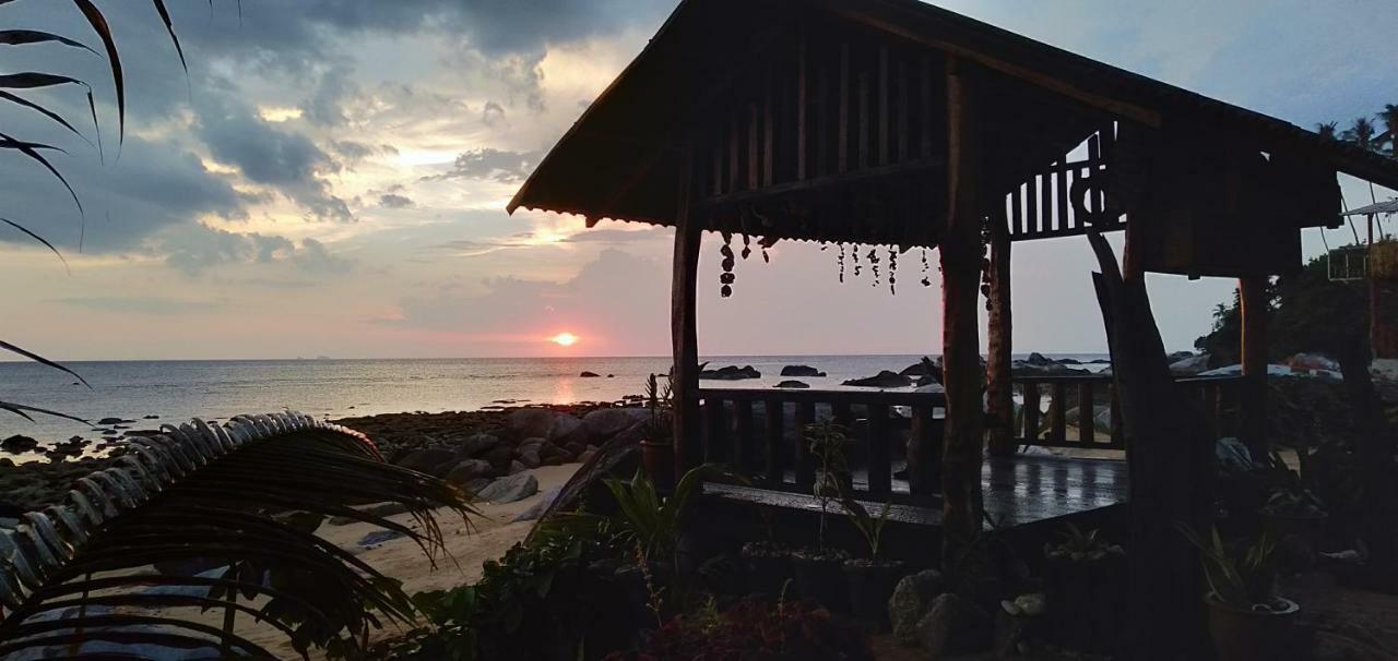 Beach House Kampung Genting Exteriör bild