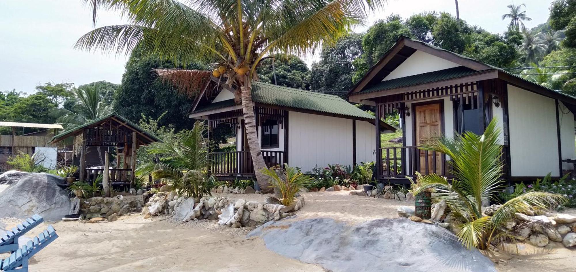 Beach House Kampung Genting Exteriör bild